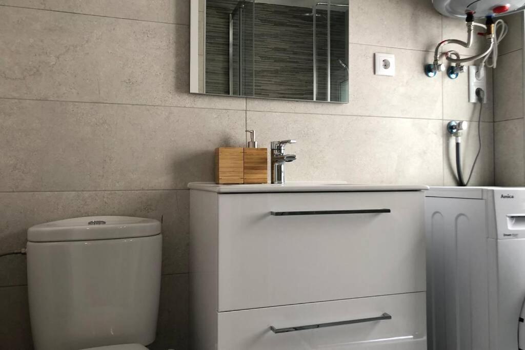 M3 Terrace. Cool Apartment 15 Min Center By Metro Esplugues de Llobregat Eksteriør bilde